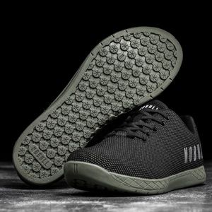 Black ivy nobull trainers sz 10